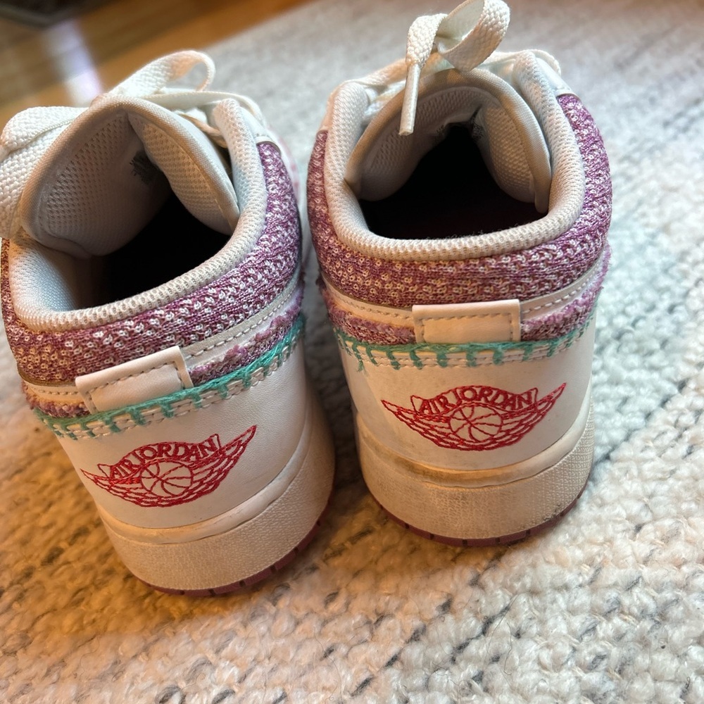 Nike Girls Jordan 1 Low Bordeaux Knit Youth Running Shoes - Picture 8 of 16